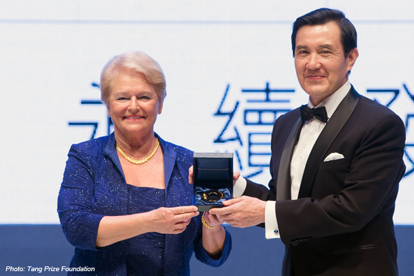 Gro Harlem Brundtland receives the Tang Prize