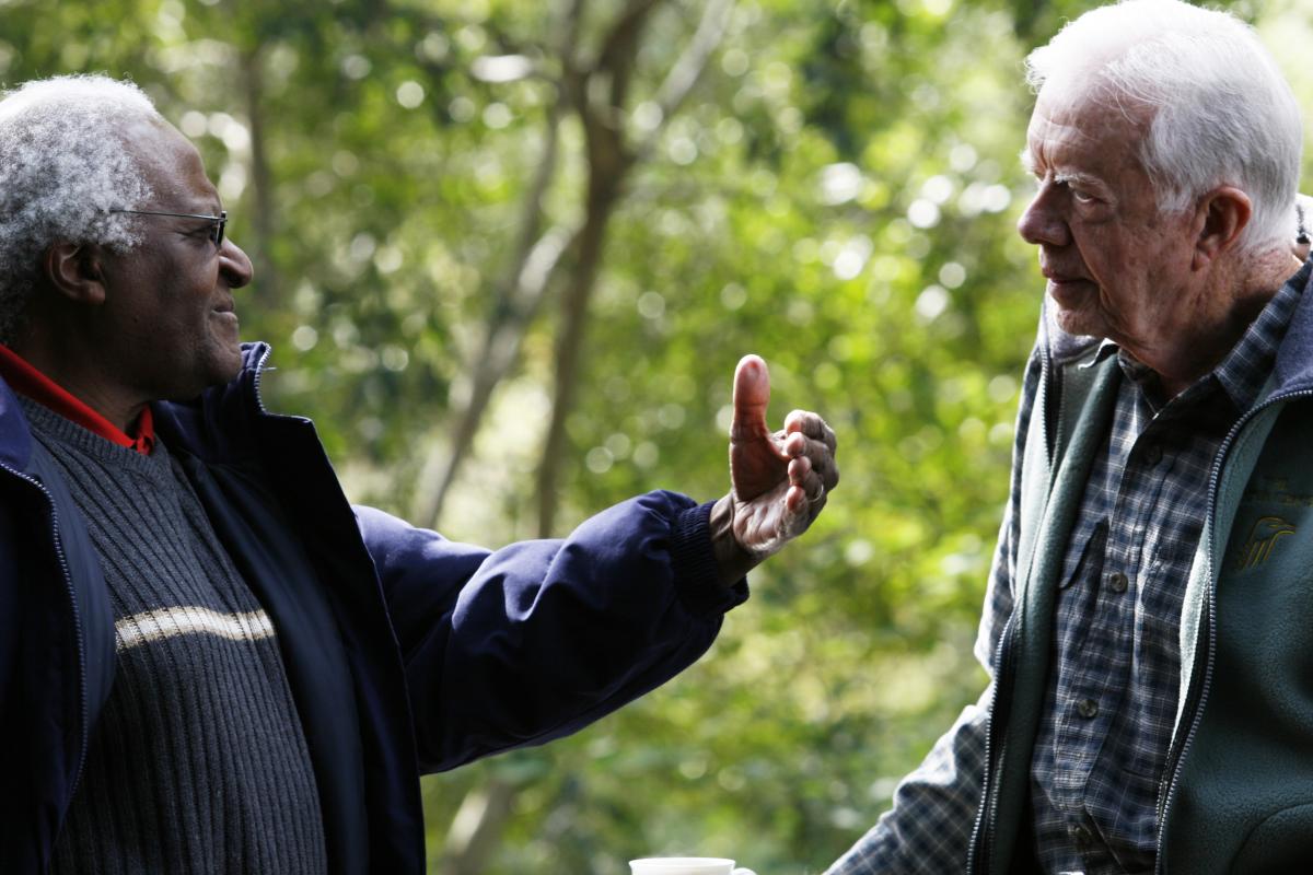 Desmond Tutu and Jimmy Carter dicussing the formation of The Elders in 2007.